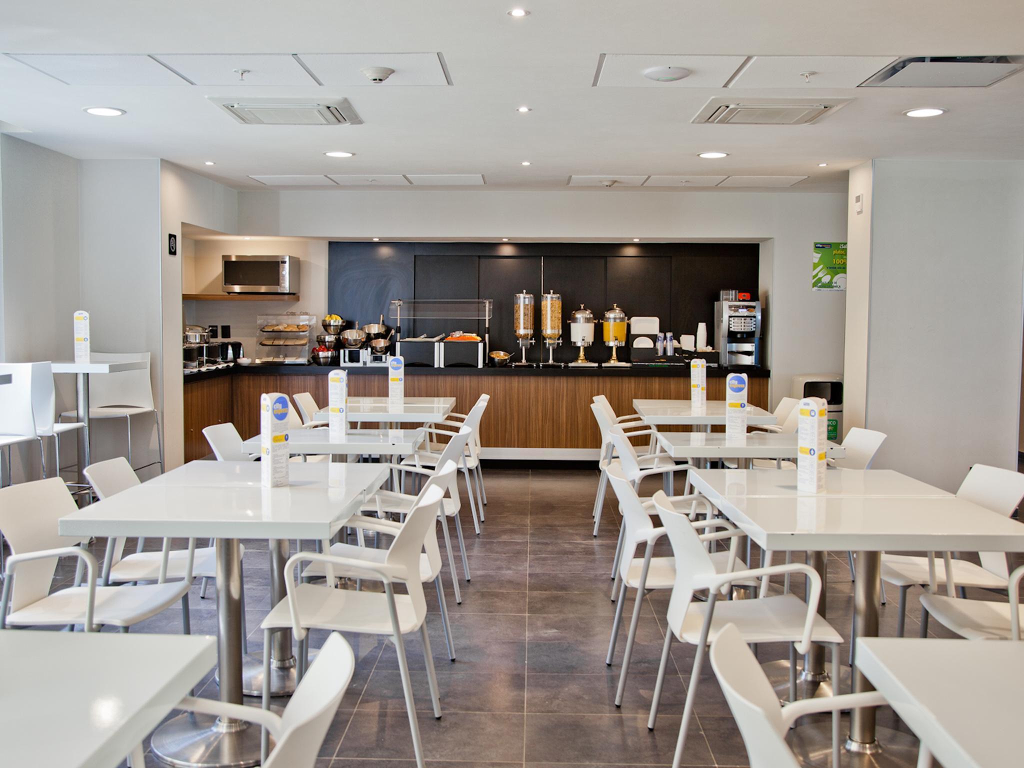 City Express By Marriott Salamanca Extérieur photo