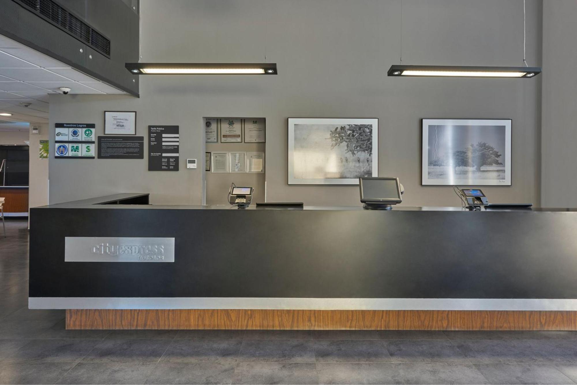 City Express By Marriott Salamanca Extérieur photo