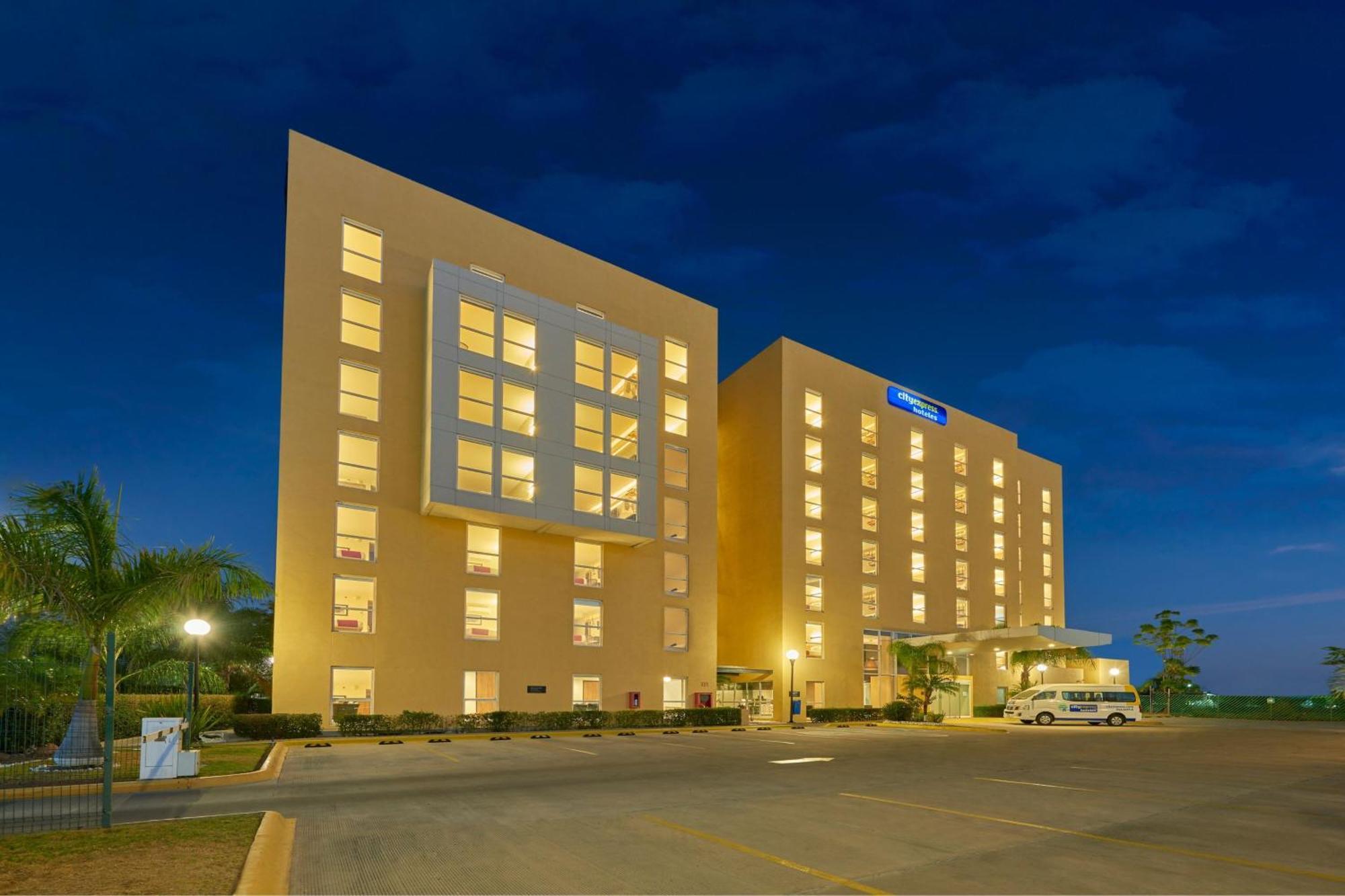 City Express By Marriott Salamanca Extérieur photo