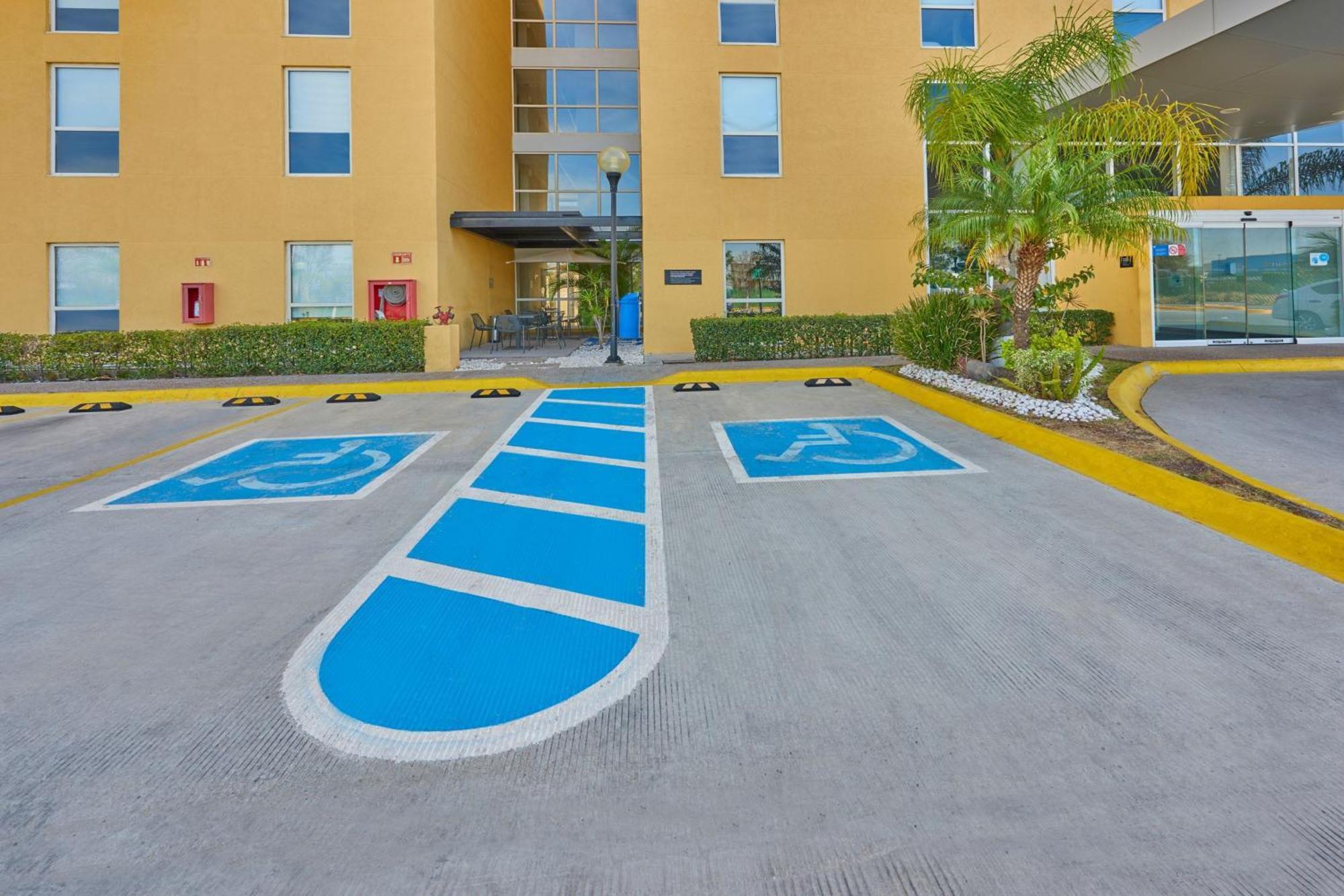 City Express By Marriott Salamanca Extérieur photo